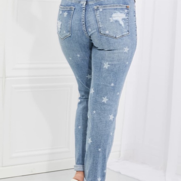 Judy Blue Sarah Full Size Star Pattern Boyfriend Jeans - Picture 4 of 4